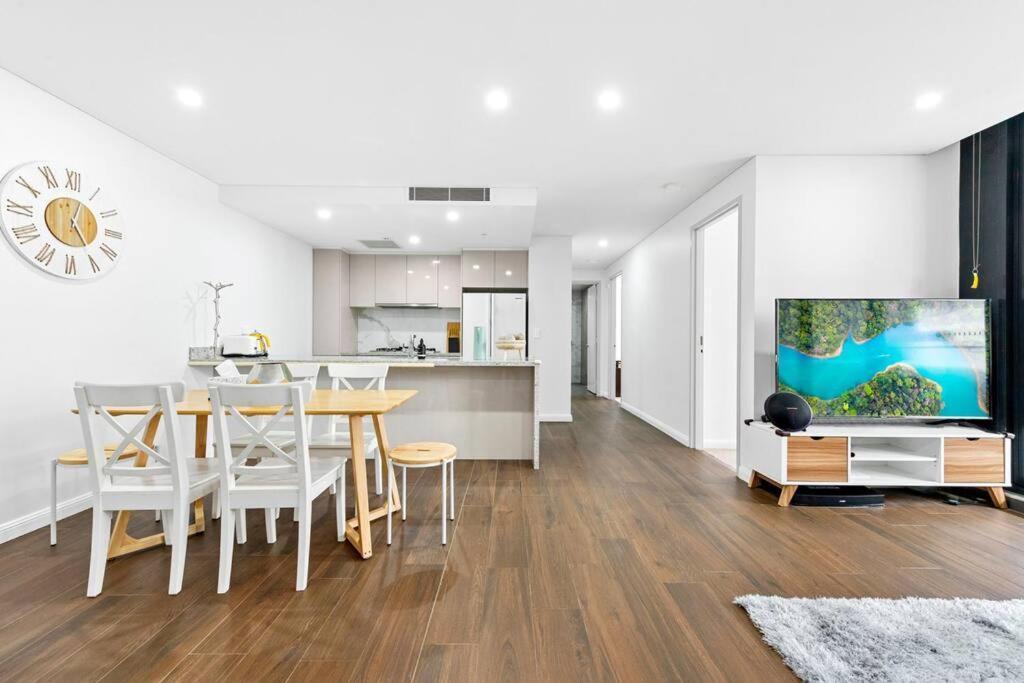 Four Bedroom Apartment With Facilities In Olympic Park Sidney Exterior foto