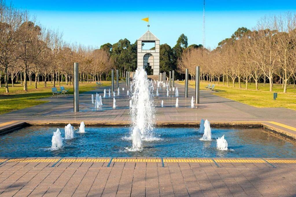 Four Bedroom Apartment With Facilities In Olympic Park Sidney Exterior foto